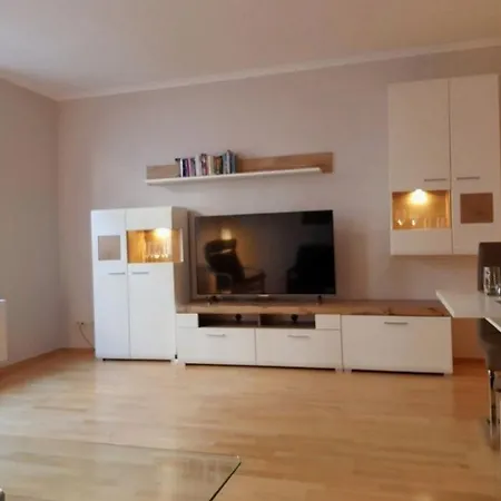 Apartment Kutter - Abc200 *